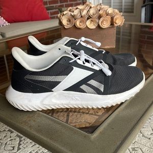 Black and white Women’s Reebok FuelFoam Memory tech tennis shoes. Size 10.